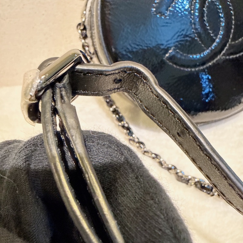 Chanel✨黑銀漆皮圓餅包鏈條包 貓頭鷹拉鍊-38