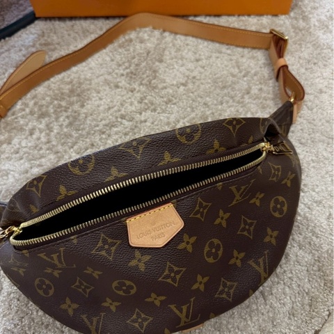 LOUIS VUITTON LV M43644 經典 Monogram 拉鍊腰包