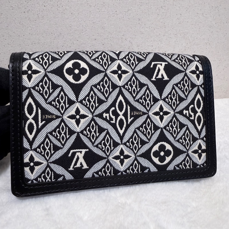 Louis Vuitton✨LV黑白刺繡1854達芙妮woc鏈條包 芯片-15