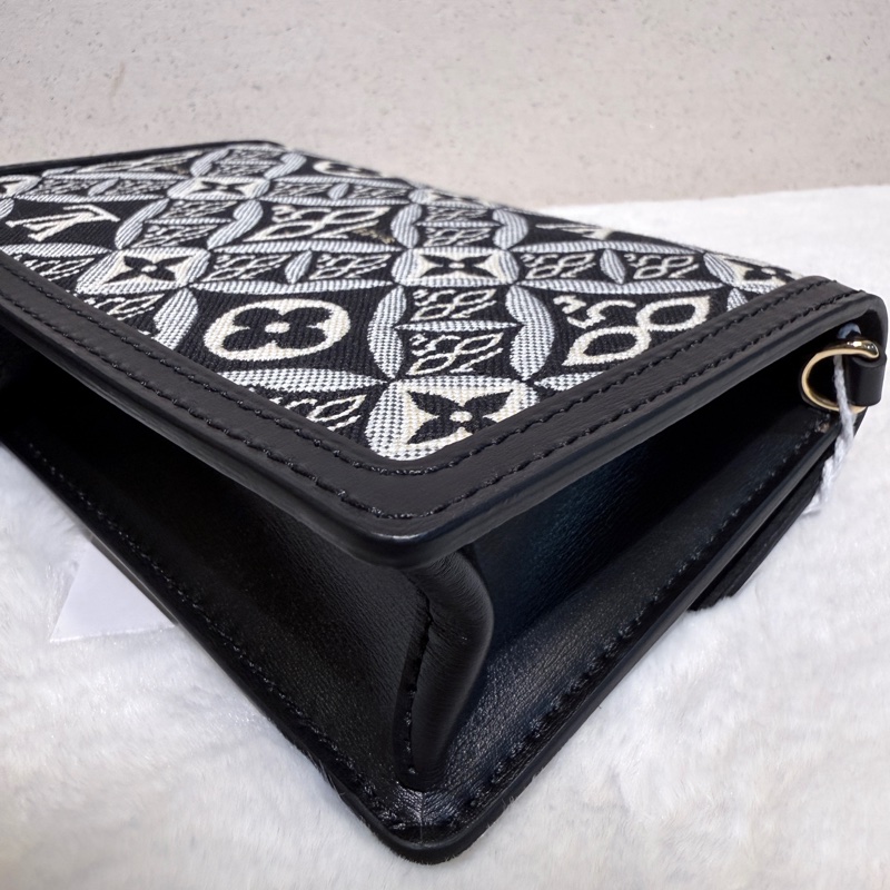Louis Vuitton✨LV黑白刺繡1854達芙妮woc鏈條包 芯片-22