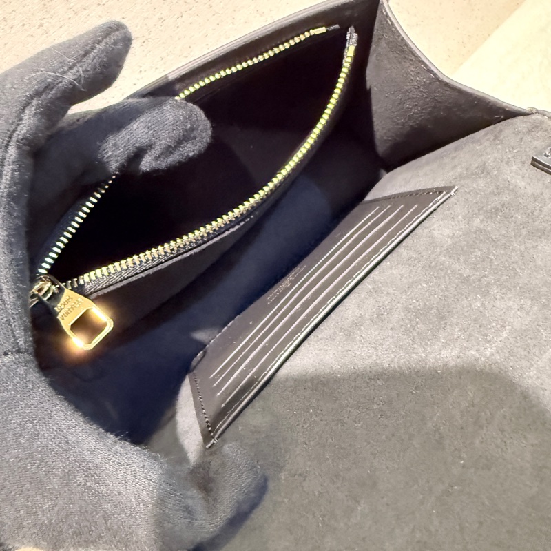 Louis Vuitton✨LV黑白刺繡1854達芙妮woc鏈條包 芯片-30