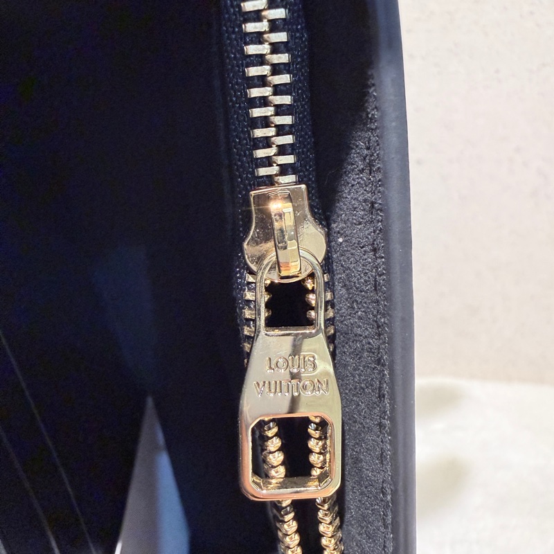 Louis Vuitton✨LV黑白刺繡1854達芙妮woc鏈條包 芯片-38