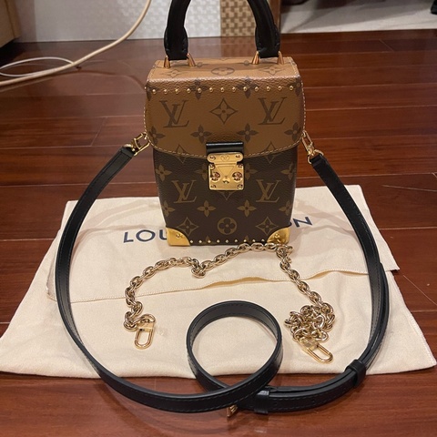 LV 斜背包