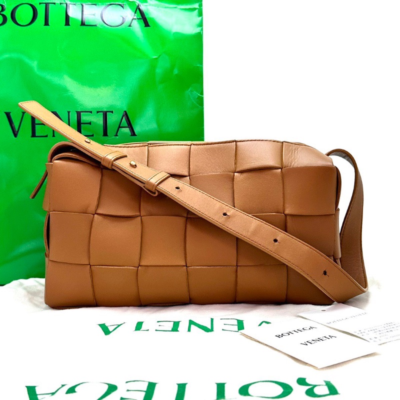 BV 18格焦糖腋下包27*14*10 98新配件塵袋吊牌-1