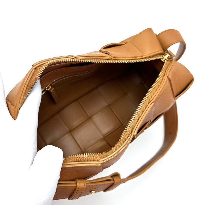 BV 18格焦糖腋下包27*14*10 98新配件塵袋吊牌-2