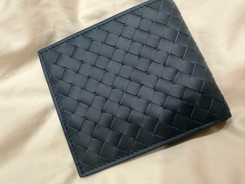 BOTTEGA VENETA經典編織對折短夾-1