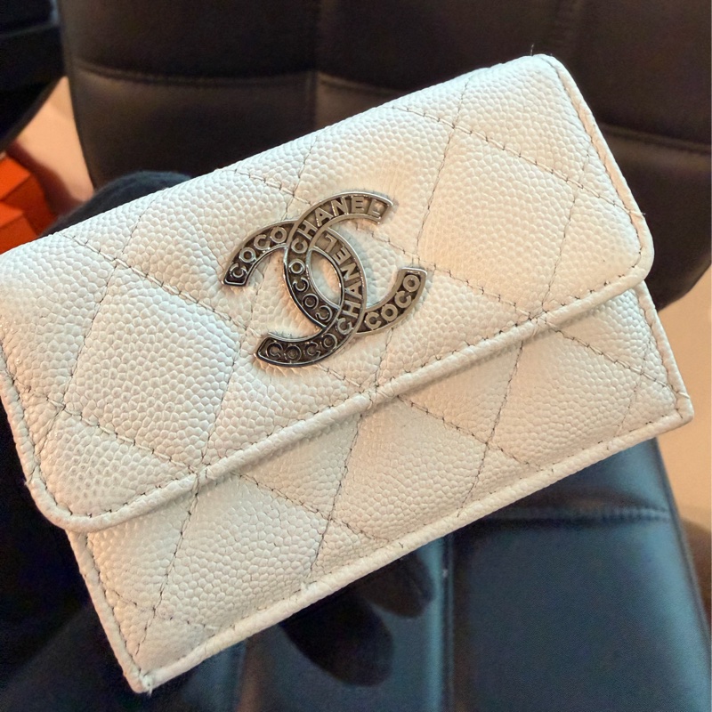 CHANEL 鏤空logo奶白色錢包 三折短夾 🤍-1