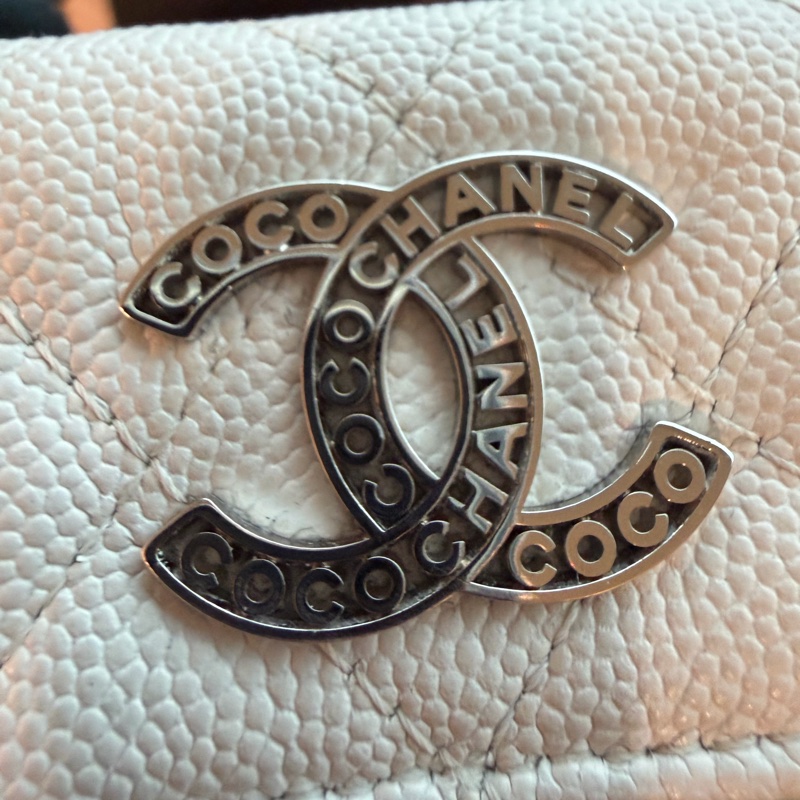 CHANEL 鏤空logo奶白色錢包 三折短夾 🤍-2