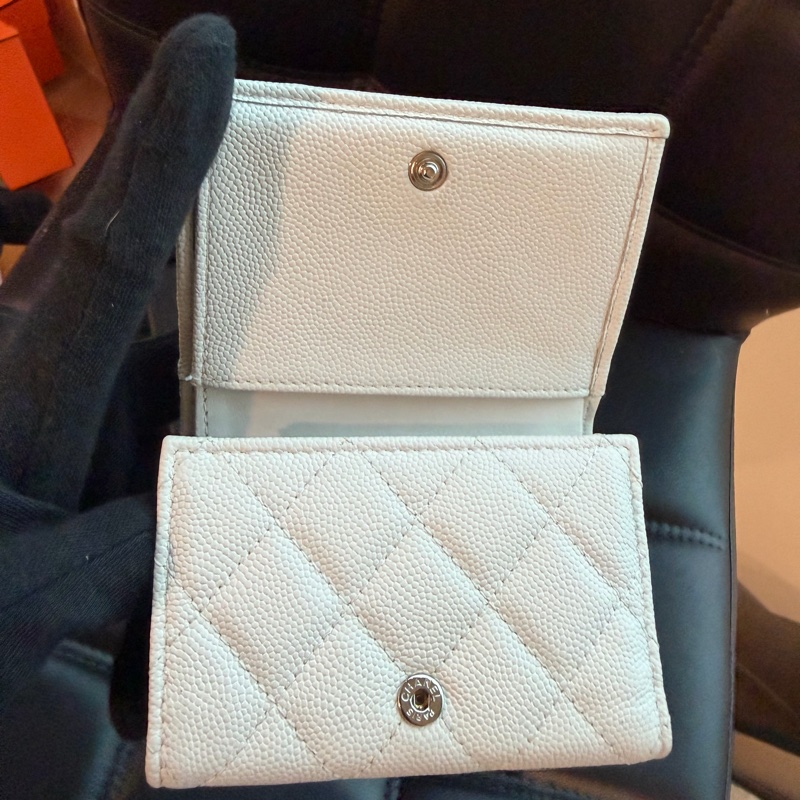 CHANEL 鏤空logo奶白色錢包 三折短夾 🤍-7