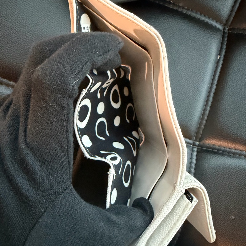 CHANEL 鏤空logo奶白色錢包 三折短夾 🤍-11