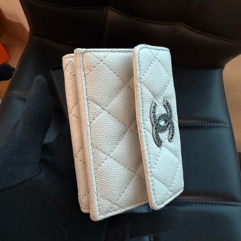 CHANEL 鏤空logo奶白色錢包 三折短夾 🤍-13