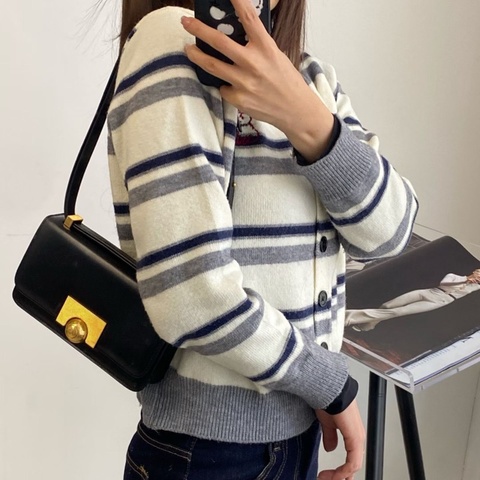 BV classic 黑金金球肩背斜背包21 *11.5 *5.5  98新配件塵袋