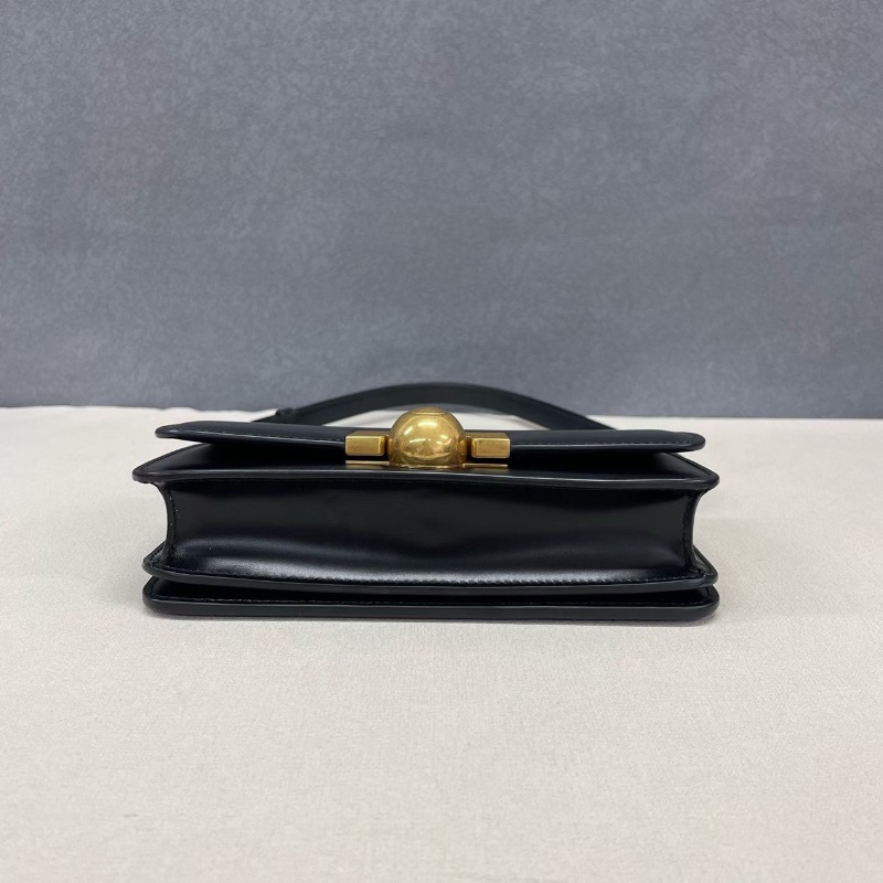 BV classic 黑金金球肩背斜背包21 *11.5 *5.5  98新配件塵袋-5