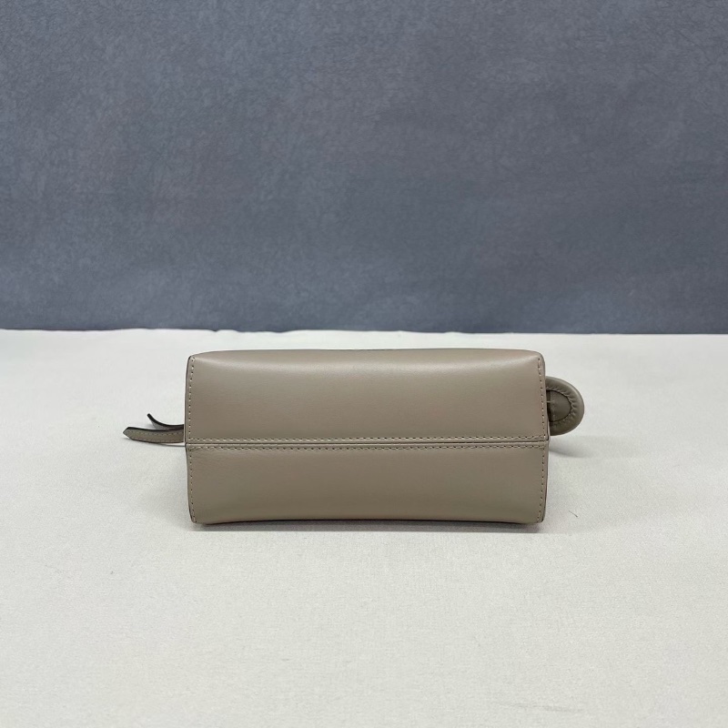 FENDI bytheway mini 大象灰 玳瑁手柄 手提包肩背斜背包17.5×8.5×11.5cm  98新配件盒子 肩帶 塵袋-5