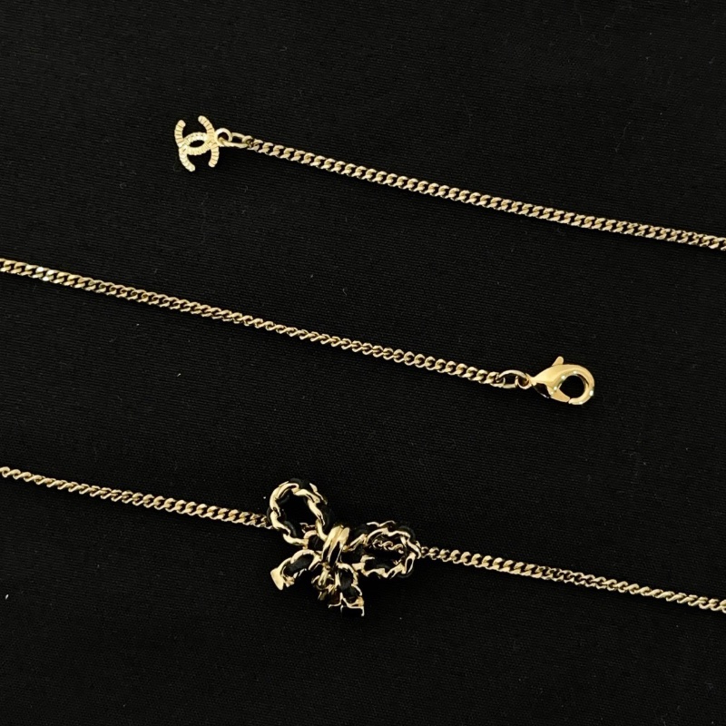 Chanel 黑金皮穿鏈  小蝴蝶結項鍊98新配件盒子-4