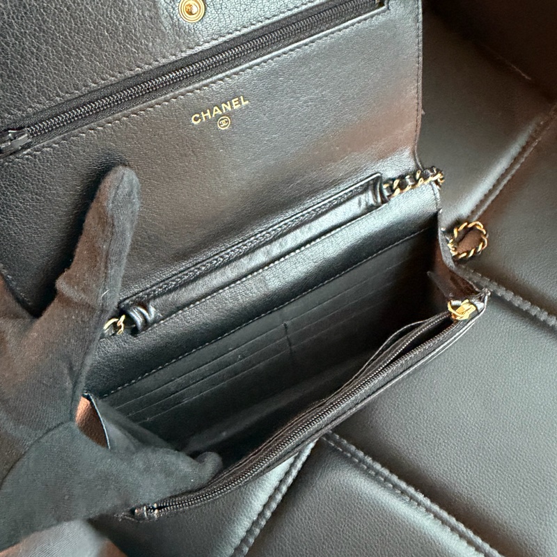 CHANEL 黑金logo手機包🖤卡夾零錢夾層🖤山羊皮-9
