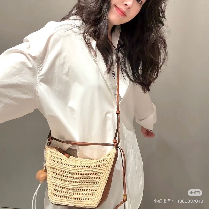 Loewe 拉菲草 mini hammock hobo28*17*9.5  98新肩帶塵袋-0