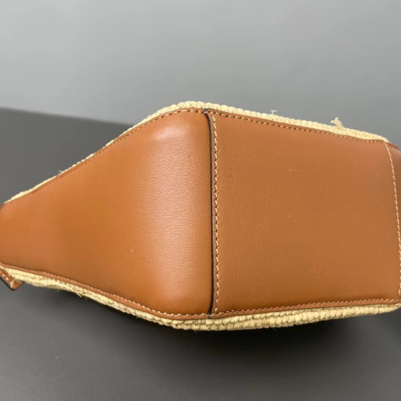 Loewe 拉菲草 mini hammock hobo28*17*9.5  98新肩帶塵袋-6