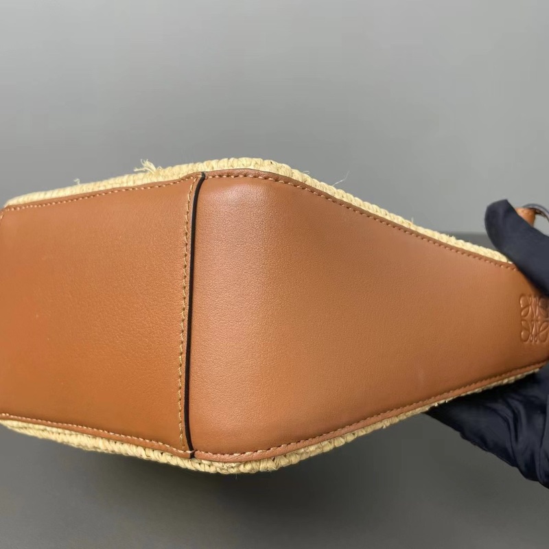 Loewe 拉菲草 mini hammock hobo28*17*9.5  98新肩帶塵袋-8