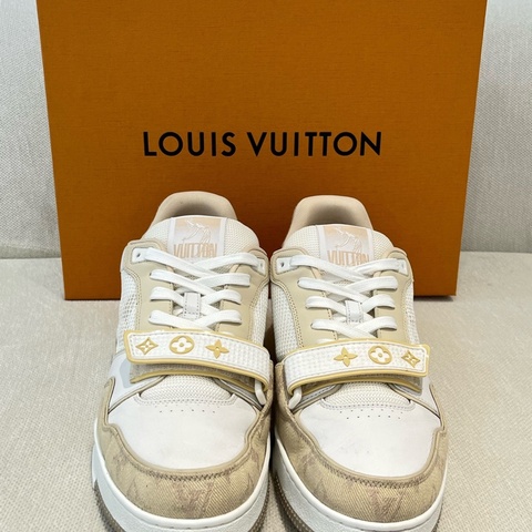 LV路易威登 Trainer系列  卡其色魔術貼 男款 牛皮 41碼