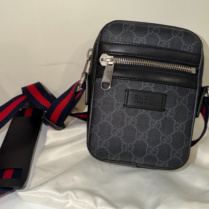 Gucci 老花黑色經典小側包 男包🖤-1