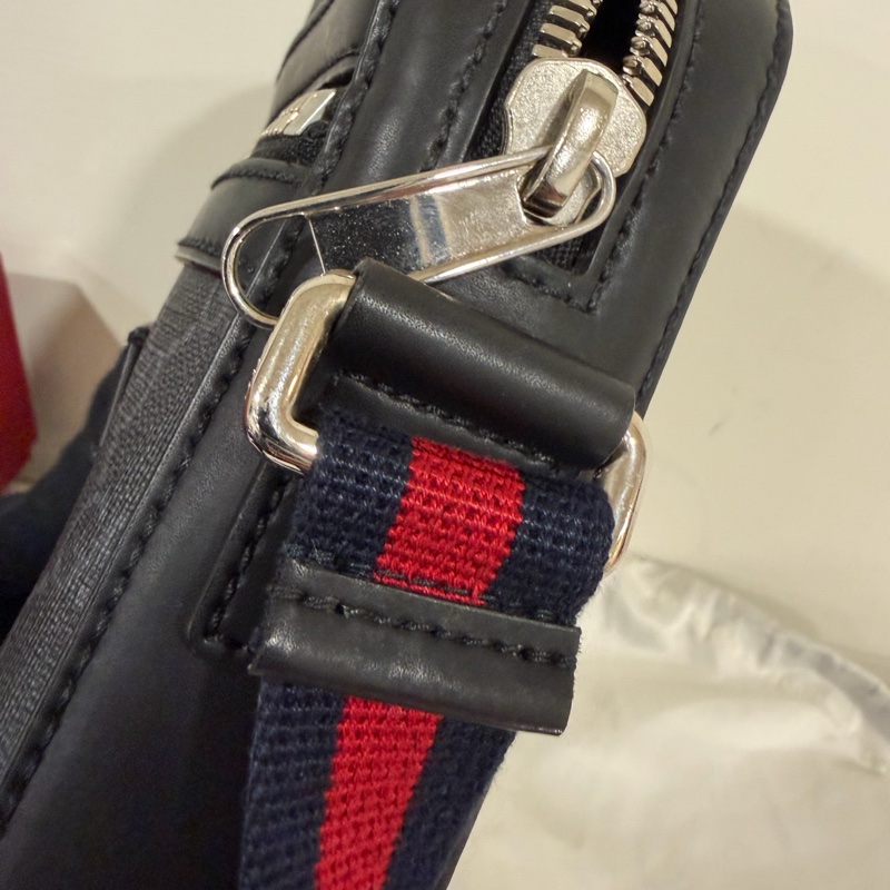 Gucci 老花黑色經典小側包 男包🖤-10