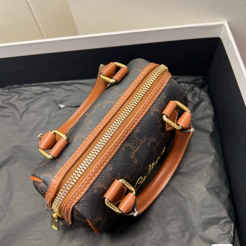 Celine 金棕凱旋門老花刺繡logo迷你Speedy波士頓包 ，可以手提、單肩背-3