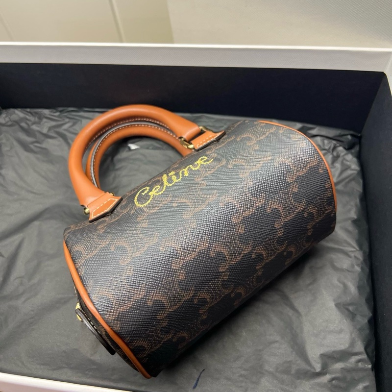 Celine 金棕凱旋門老花刺繡logo迷你Speedy波士頓包 ，可以手提、單肩背-6