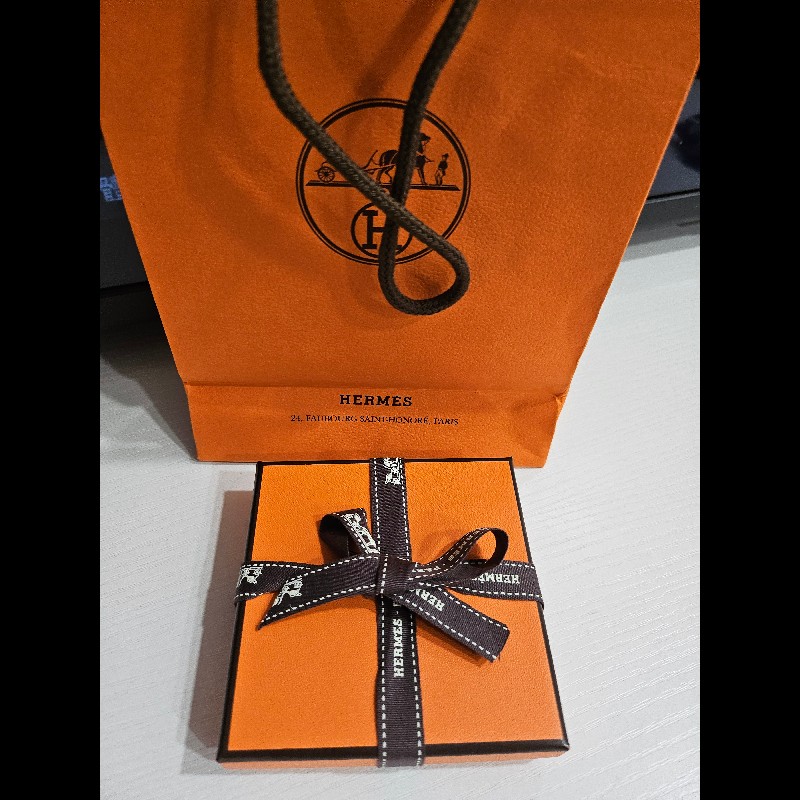 愛瑪仕豬鼻子白玫瑰金手環-7