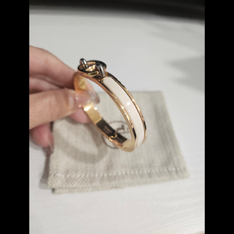 愛瑪仕豬鼻子白玫瑰金手環-9