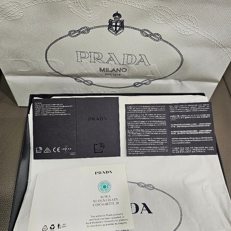 PRADA羊毛粉色圍巾-3