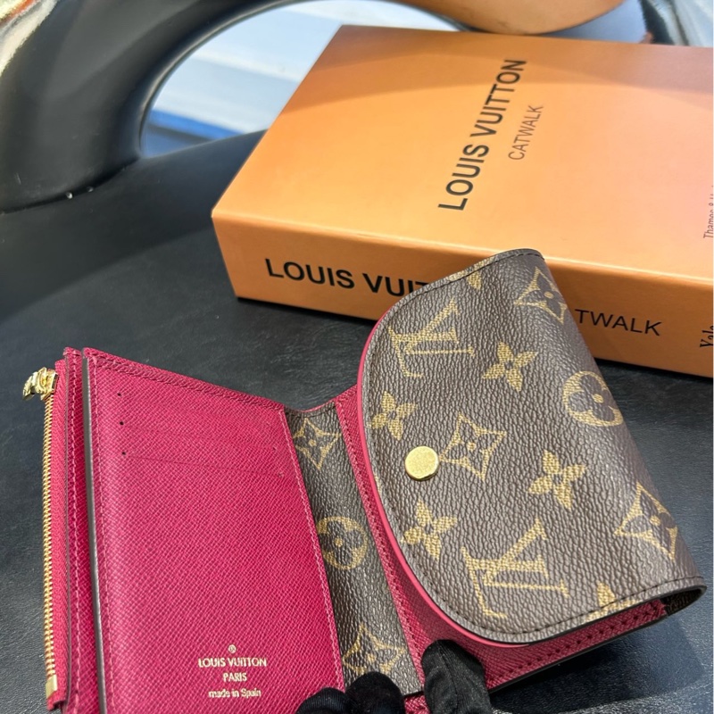 LouisVuitton老花經典款錢包 內拼紅色 經典老花 永不過時 三折款 容量很大-3