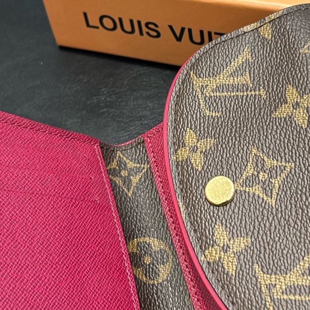 LouisVuitton老花經典款錢包 內拼紅色 經典老花 永不過時 三折款 容量很大-4