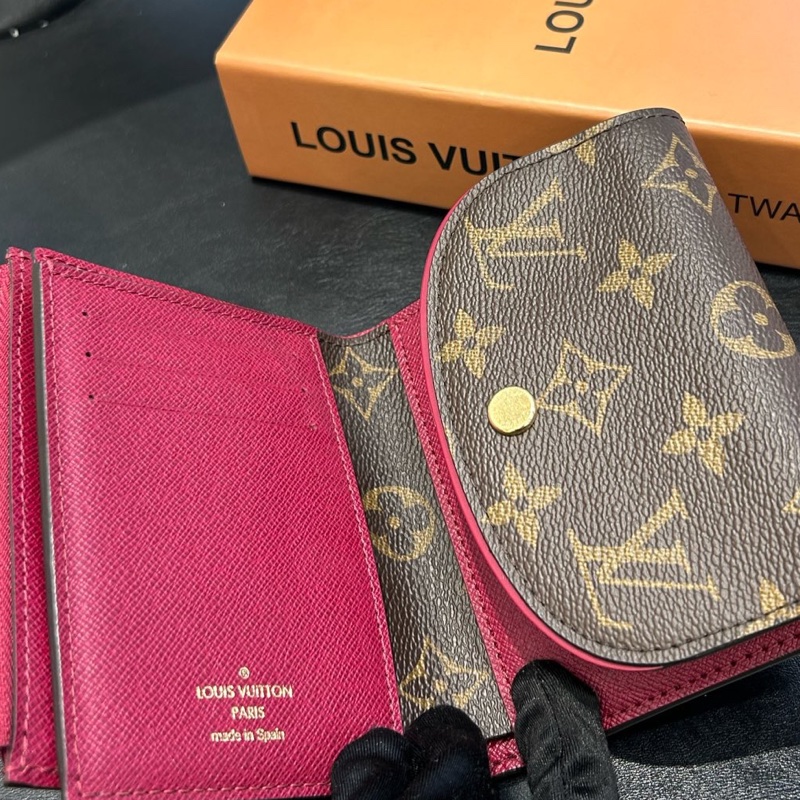 LouisVuitton老花經典款錢包 內拼紅色 經典老花 永不過時 三折款 容量很大-5