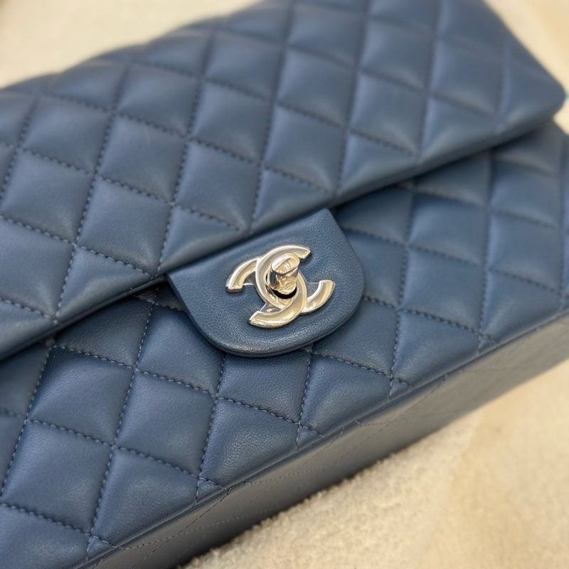 (全新存放🆕膠膜未撕）Chanel coco25 深藍 羊皮 專櫃三十七萬-6