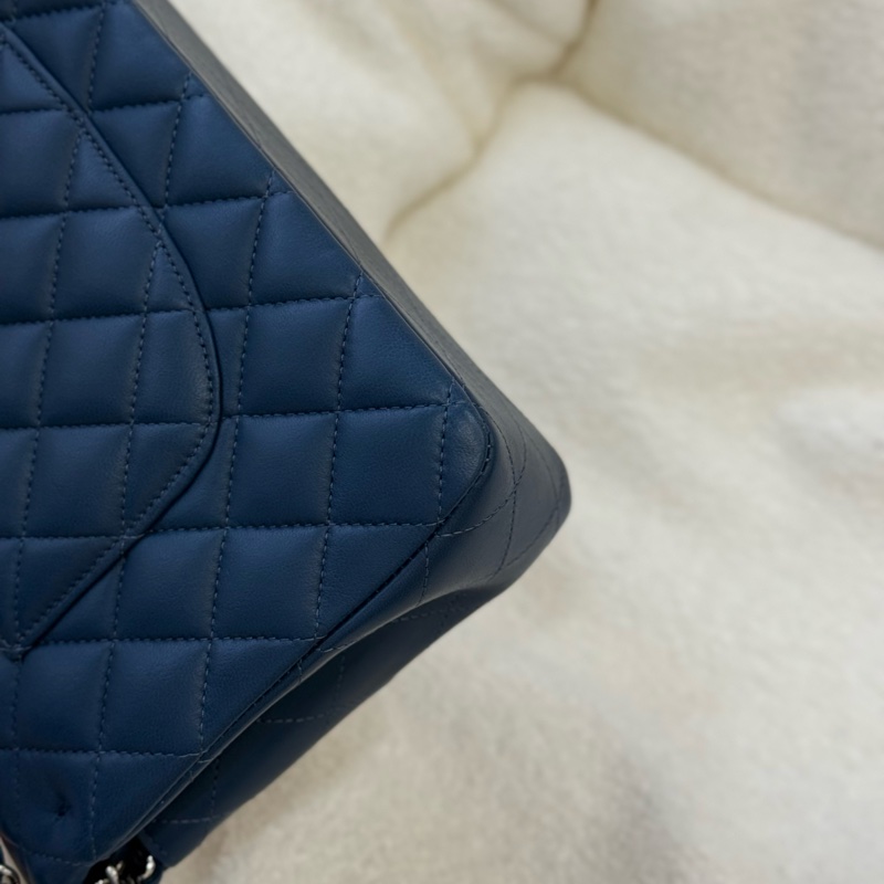 (全新存放🆕膠膜未撕）Chanel coco25 深藍 羊皮 專櫃三十七萬-9