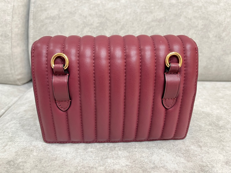 Coach牛皮腰包/斜背包（經典酒紅色）-1