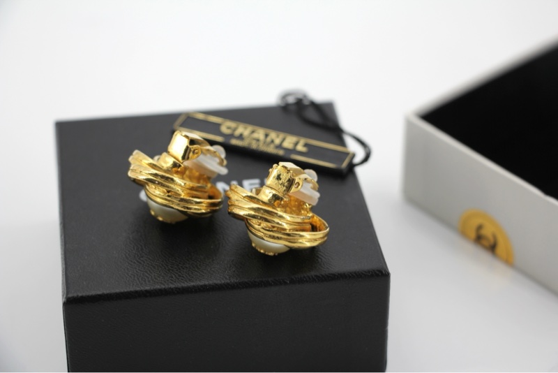 Chanel Vintage 96P鍍金仿珍珠螺旋紋圈夾式耳環-12