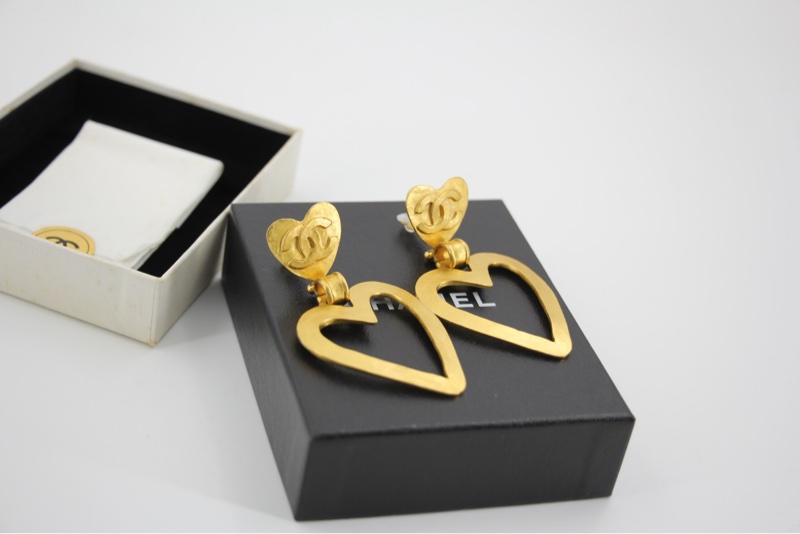 Chanel Vintage 95P鍍金啞金色心形吊墜夾式大耳環-3
