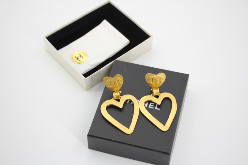 Chanel Vintage 95P鍍金啞金色心形吊墜夾式大耳環-4