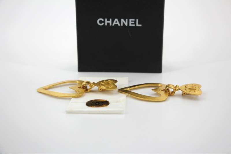 Chanel Vintage 95P鍍金啞金色心形吊墜夾式大耳環-11