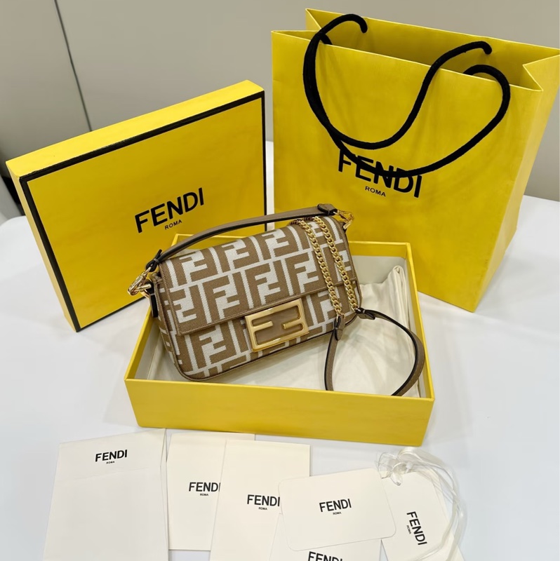 閒置99新全配❤️ Fendi #奶茶色 #法棍包 #Mini #baguette 金釦-0