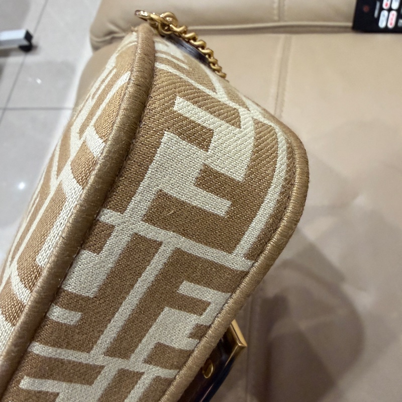 全配❤️ Fendi #奶茶色 #法棍包 #Mini #baguette 金釦-27