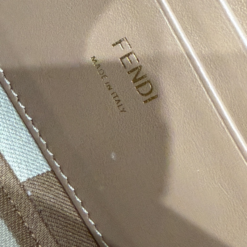 全配❤️ Fendi #奶茶色 #法棍包 #Mini #baguette 金釦-35