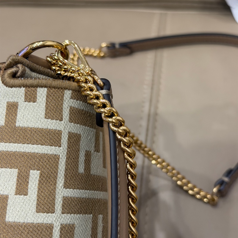 全配❤️ Fendi #奶茶色 #法棍包 #Mini #baguette 金釦-46