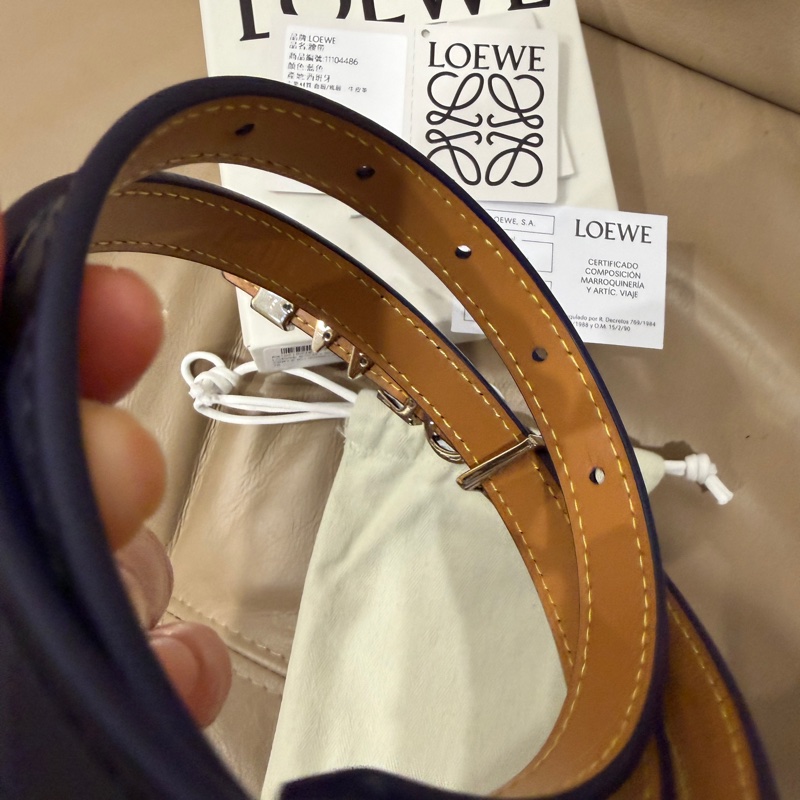 全新全配🈶今年購證❤️75碼❤️loewe #羅意威 #字母 #皮帶 #腰帶-6