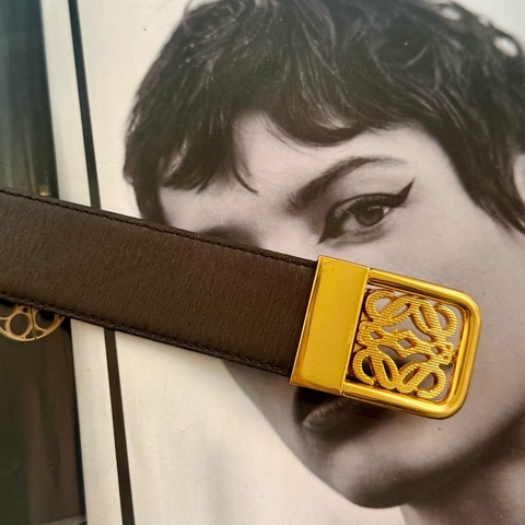✔️Loewe Vintage logo 金釦棕色皮帶
