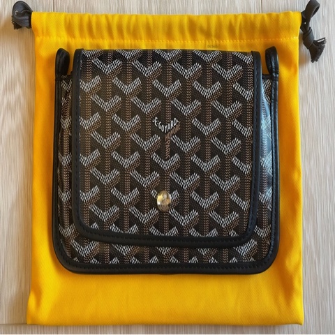 GOYARD PLUMET 經典黑信封包 LOGO AND 翻蓋扁斜背包（近全新）