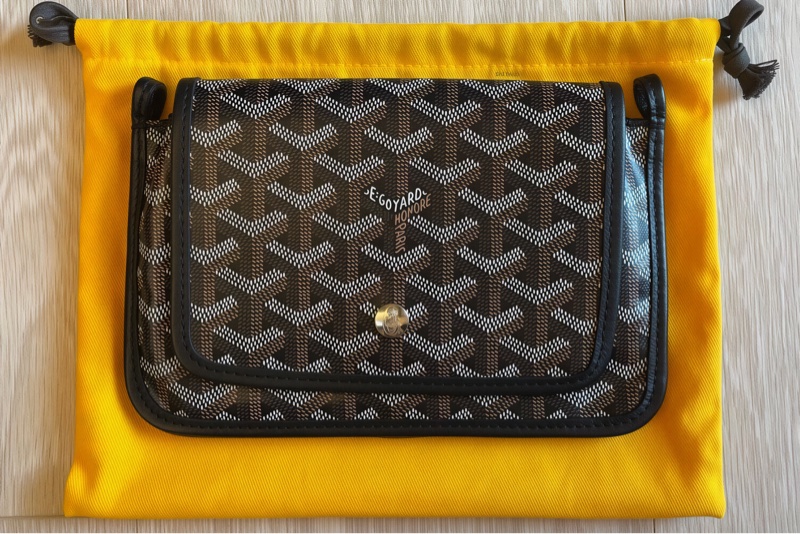 GOYARD PLUMET 經典黑信封包 LOGO AND 翻蓋扁斜背包(近全新)-0