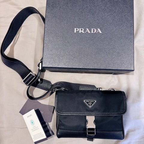 Prada 經典 Saffiano 皮革尼龍包 斜挎包 手機包（近新）